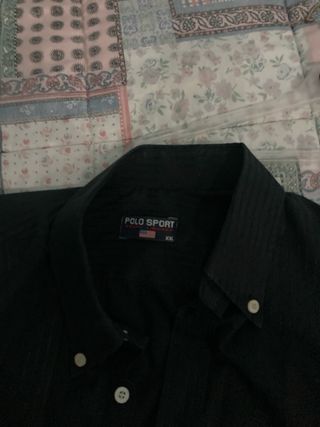 camisa negra de manga larga de hombre