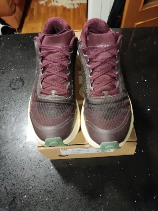 Zapatillas Trail Kjerag2 Burgundy