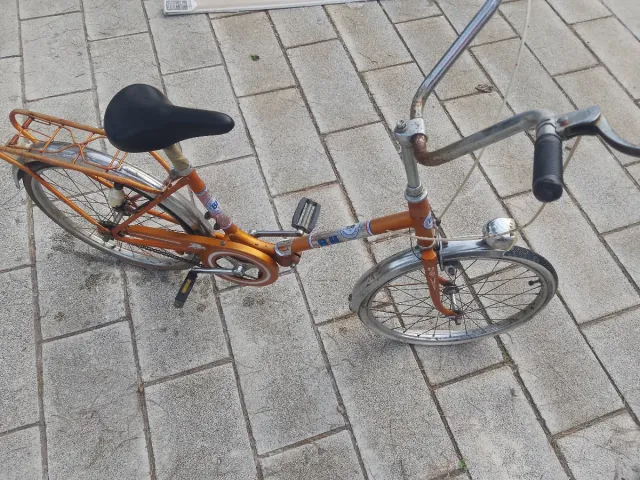 Bicicleta vintage para restaurar
