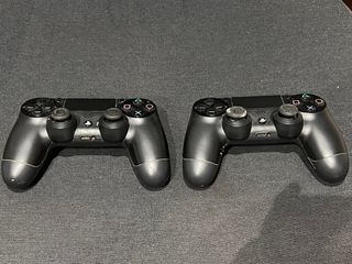 PS4 500GB + 2 Mandos + 8 Juegos