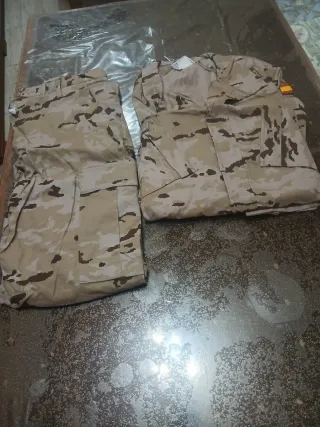 Traje militar árido