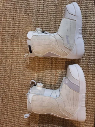 Tabla Snowboard y Botas Salomon