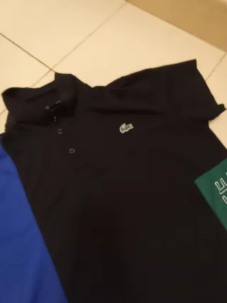 Polo Lacoste Negro y Azul