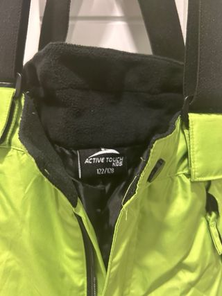 Pantalón de ski T. 122/128.