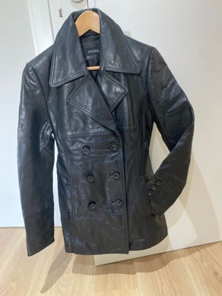 Chaqueta Guess Piel Cruzada Negra