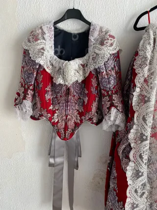 Traje de Fallera Rojo y Plateado
