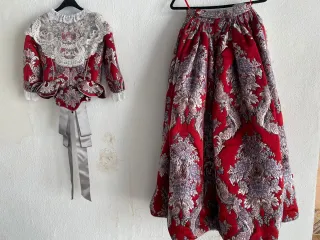 Traje de Fallera Rojo y Plateado