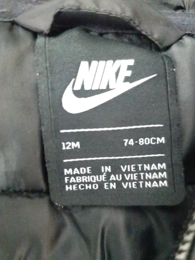 Chaqueta acolchada Nike negra