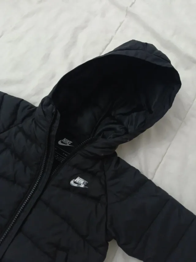 Chaqueta acolchada Nike negra