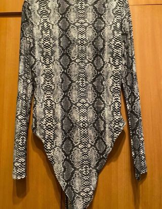 Body estampado serpiente manga larga