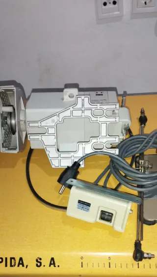 Motor para máquina de coser