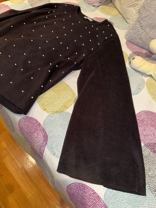 Jersey negro con perlas