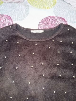 Jersey negro con perlas