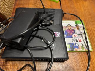 Xbox 360 Negra + FIFA 12