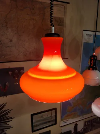 Lampada a sospensione anni '60 opalino arancione