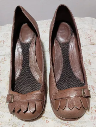 Zapatos marrones de mujer. Usados dos veces