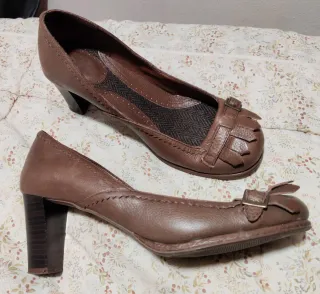 Zapatos marrones de mujer. Usados dos veces