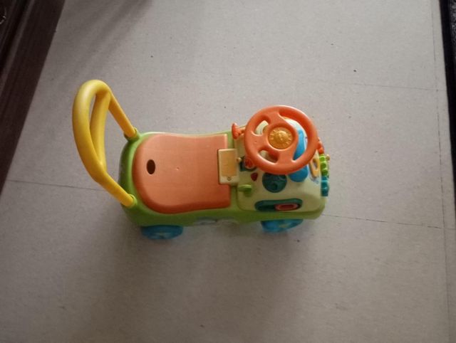 Andador y centro de actividades infantil