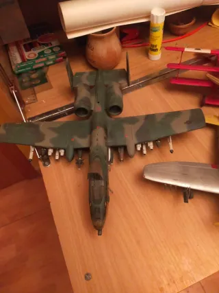 Varias maquetas de aviones a 1:48