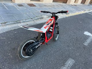 BETA Minitrial niño a Batería