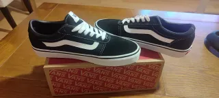 Zapatillas Vans Negras y Blancas