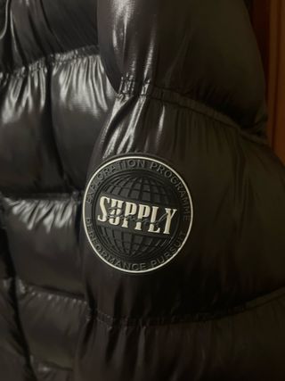 Cazadora Supply & Co Negra Brillante