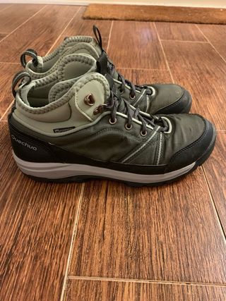 Botas de montaña Quechua grises y verdes