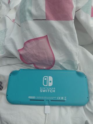 Nintendo Switch Lite Turchese con Animal Crossing