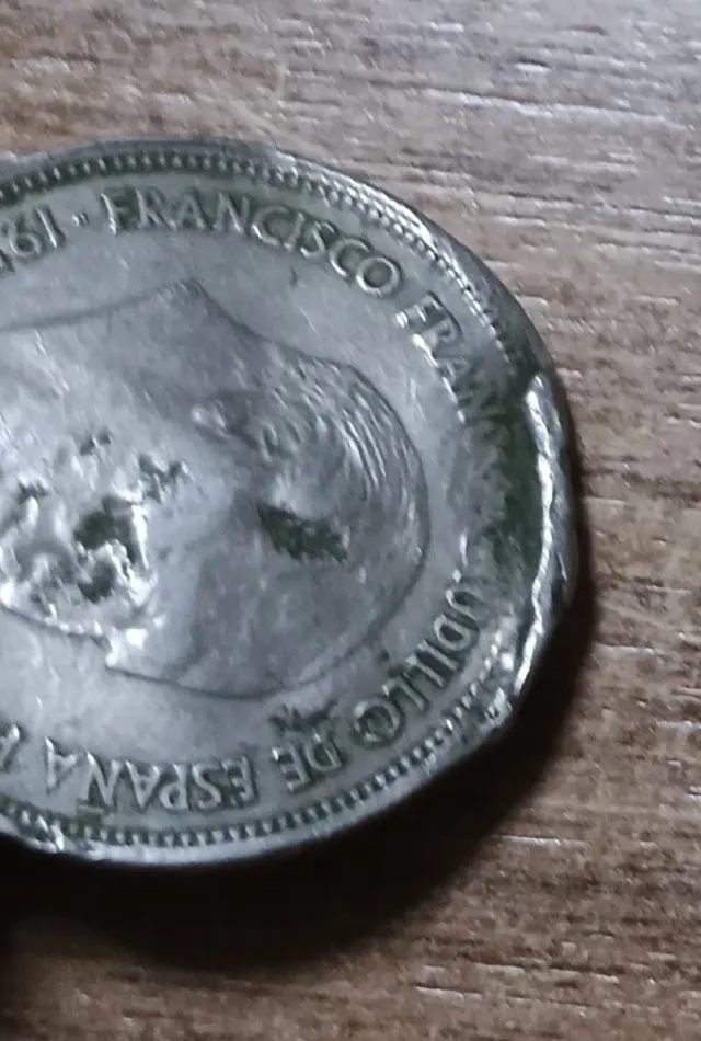 Moneda 25 pts con error