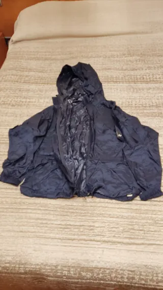 Conjunto chubasquero infantil Quechua.