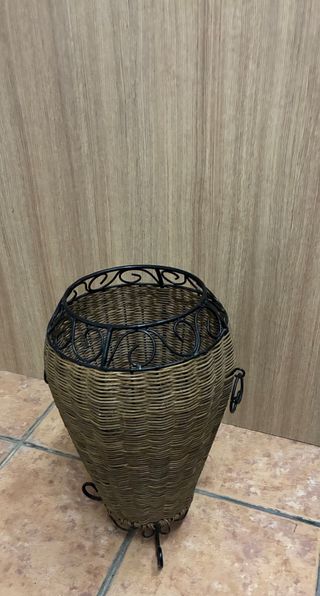 Paragüero ratan y forja . decoración rústica