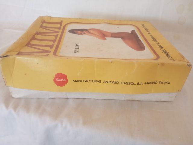 Caixa com 4 pares de meias pantys Mimi anos 80-90
