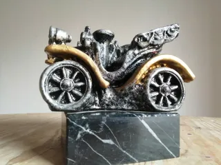 Figura Coche Antiguo Decorativo