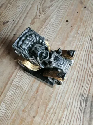 Figura Coche Antiguo Decorativo