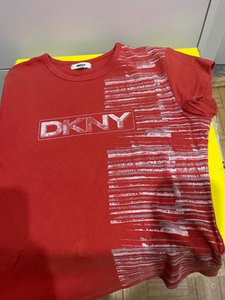 Camiseta DKNY Talla S Roja