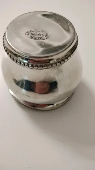 Piccolo vasetto in peltro