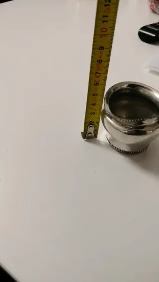 Piccolo vasetto in peltro