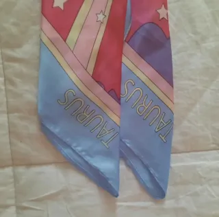 Pañuelo multiusos, horóscopo Tauro