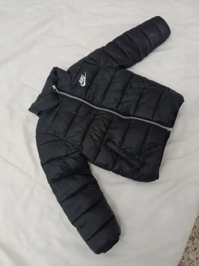 Chaqueta acolchada Nike negra