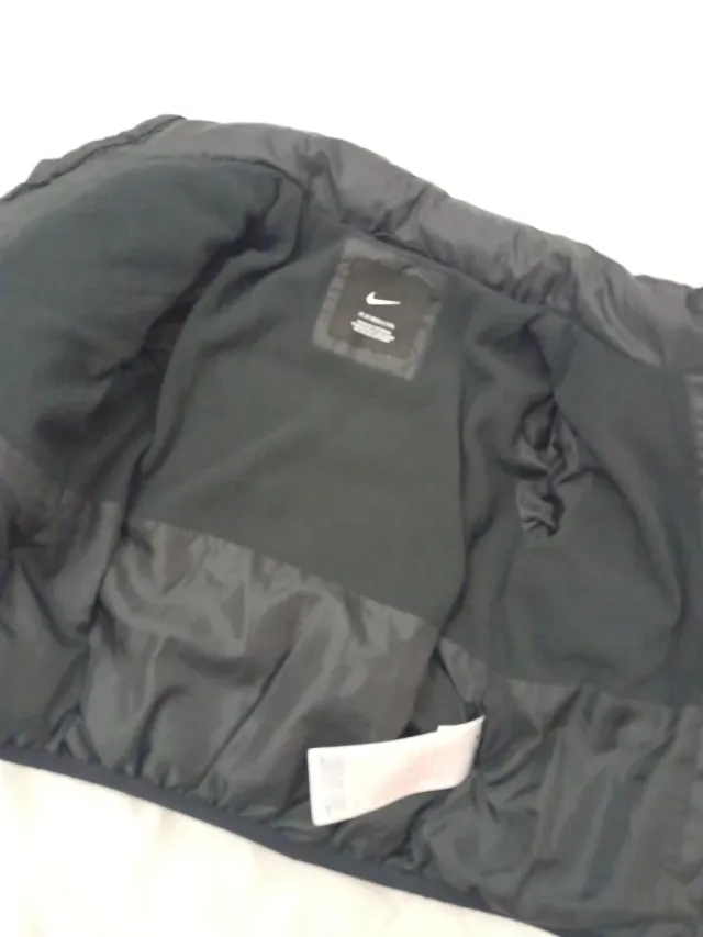 Chaqueta acolchada Nike negra