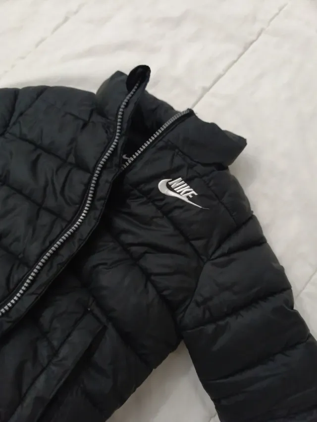 Chaqueta acolchada Nike negra