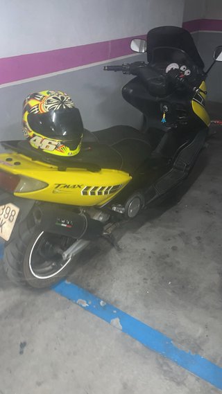 Yamaha Tmax 500 Scooter Amarillo