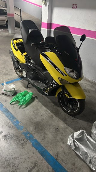 Yamaha Tmax 500 Scooter Amarillo