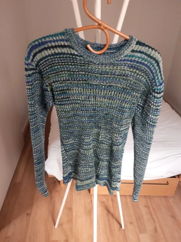 Jersey de lana hecho a mano entallado