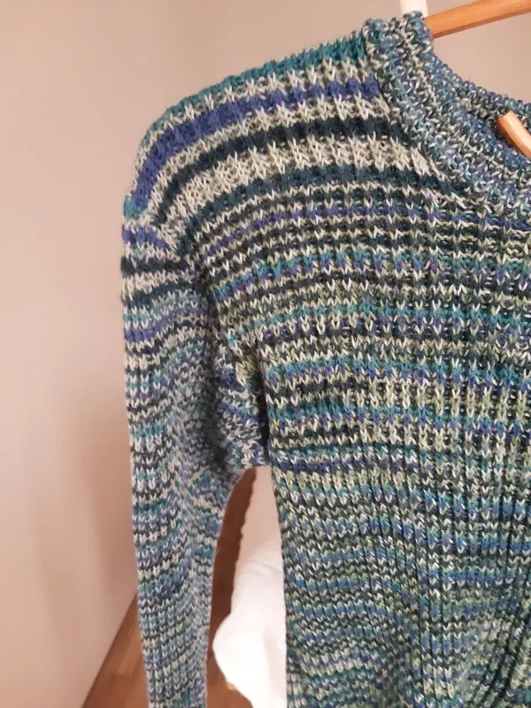 Jersey de lana hecho a mano entallado