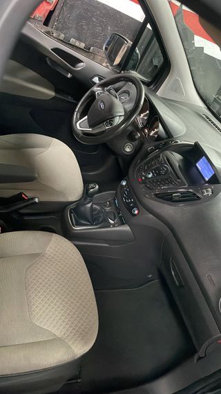 Ford Tourneo Courier 2016
