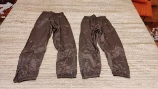 Pantalón chubasquero marrón niñ@