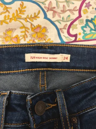 Levi's 721 High Rise Skinny Jeans