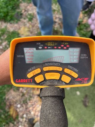 Detector de Metales Garrett Amarillo