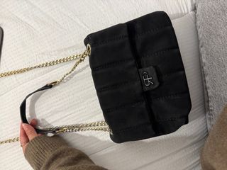 Bolso Negro Acolchado Cadena Dorada